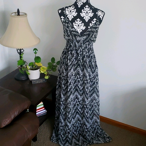 Flowy maxi dress - Picture 1 of 6